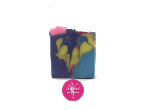 Soft lavender Handmade Soap | La Belle et ses Bulles Artisan Soap | Handcrafted Artisan Soap | Cold Process Soap  | Luxury Soap